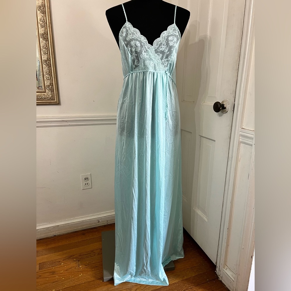Vintage Gilead Full-slip Chemise Nightgown